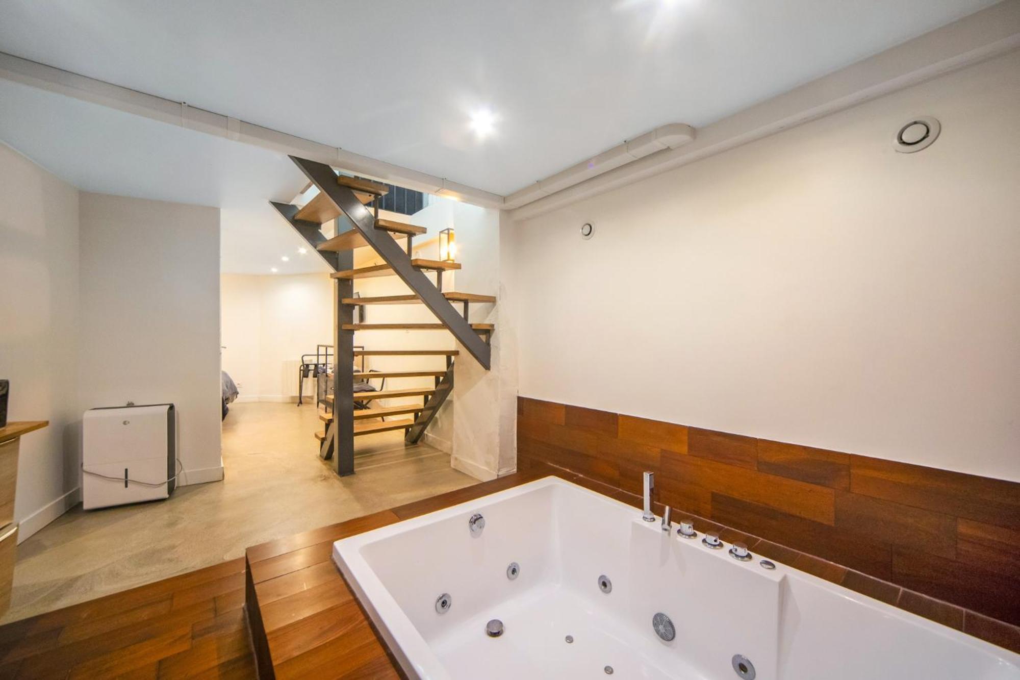 Large Flat Very Close To Montmartre Paris Exterior foto